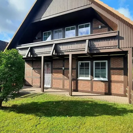 Ferienhaus Wilhelmine Ferienwohnungen Mit Garten & Grill Molschow Exterior photo