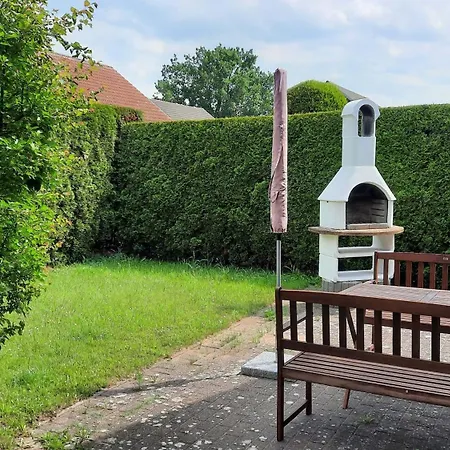 Ferienhaus Wilhelmine Ferienwohnungen Mit Garten & Grill Molschow Exterior photo